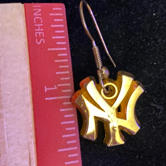 MLB New York Yankees Earrings - Picture 3 of 4